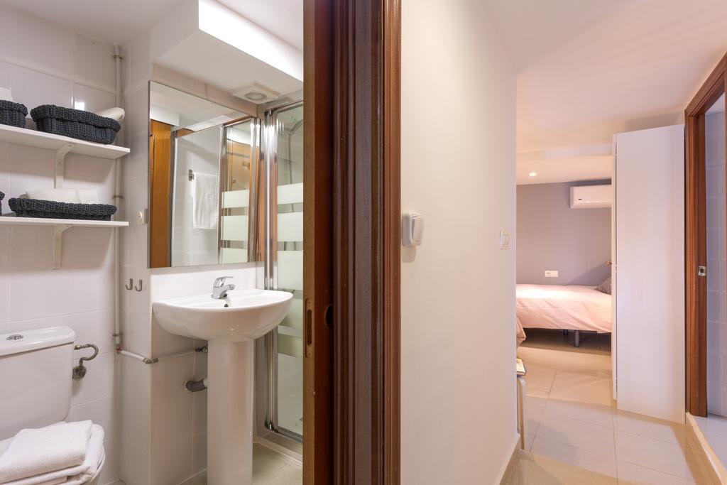 Apartamentos Diaber Gerona 22 Севилья Экстерьер фото